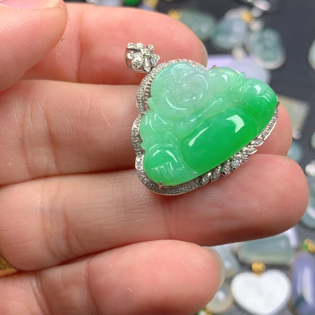 【闪购商品】翡翠颈饰18K金镶嵌君*?翡翠