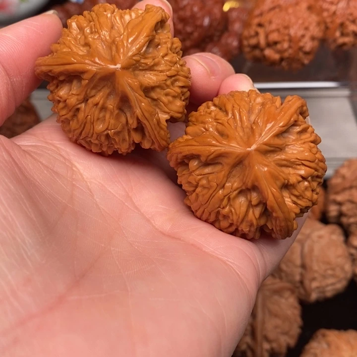 酷***文玩核桃吊坠文山