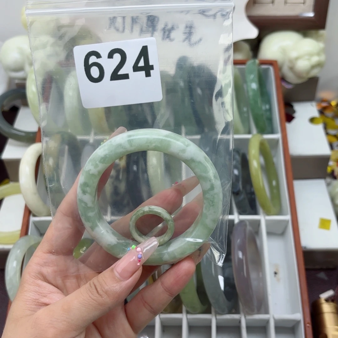 蛇纹石玉未镶嵌手镯搞*^