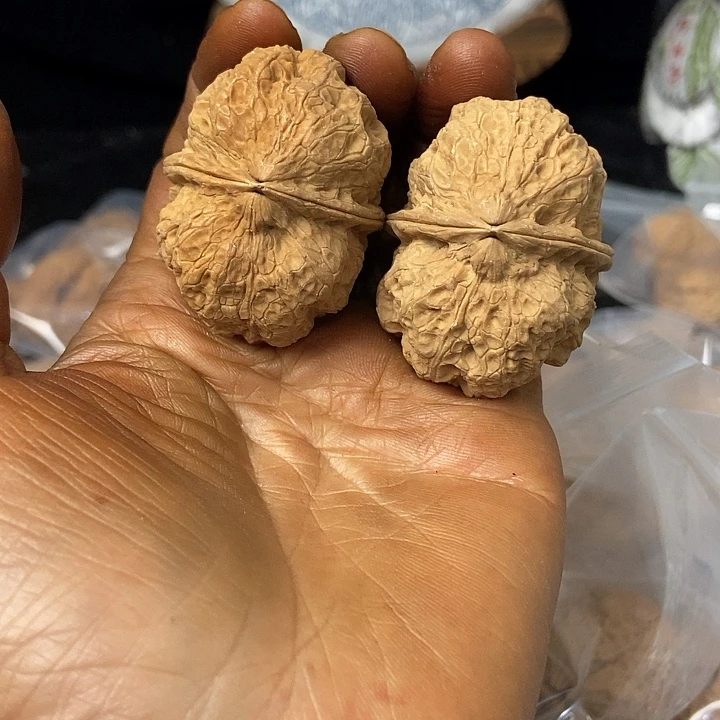 把件文玩核桃云南铁核桃基地67