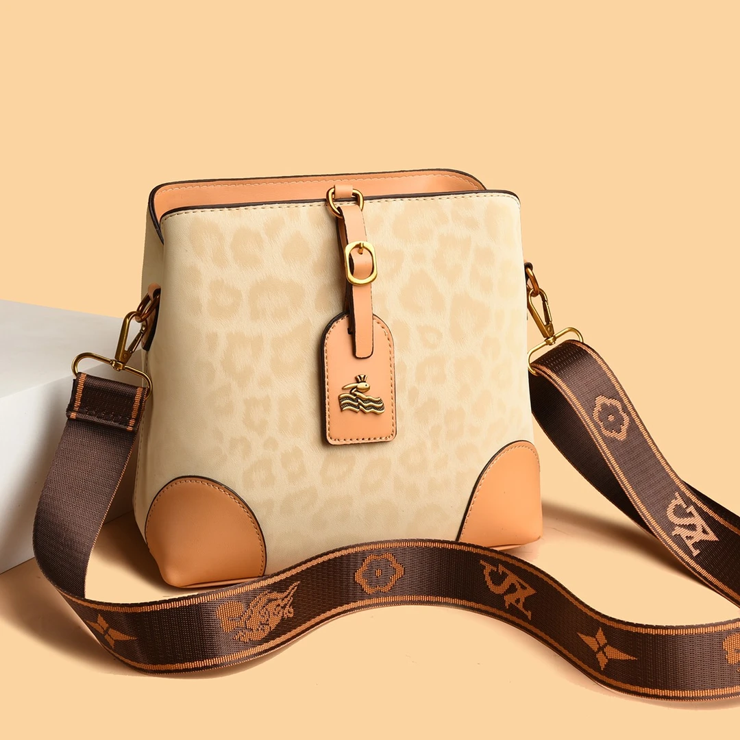 正 3036 黄色 女包 【长22高20厚12cm】