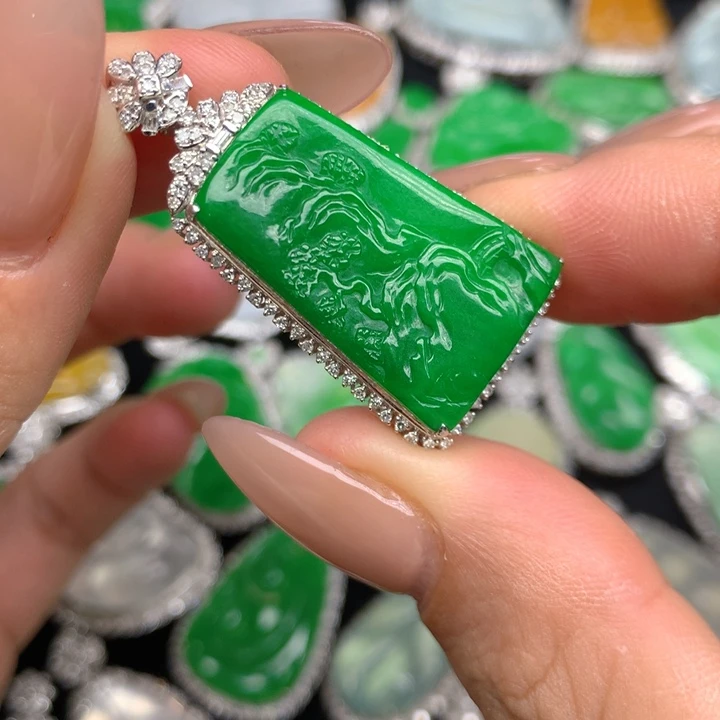 翡翠18K金镶嵌吊坠(不含链)