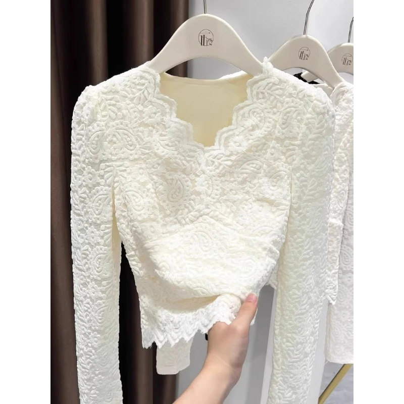 芯娇晴法式V领蕾丝打底衫2025新款女士秋冬低领内搭加绒长袖上衣