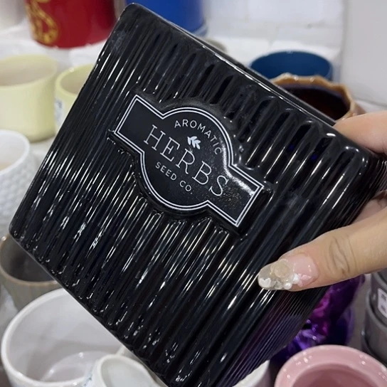 多肉绿植陶瓷花盆9.9包邮，有孔，微瑕