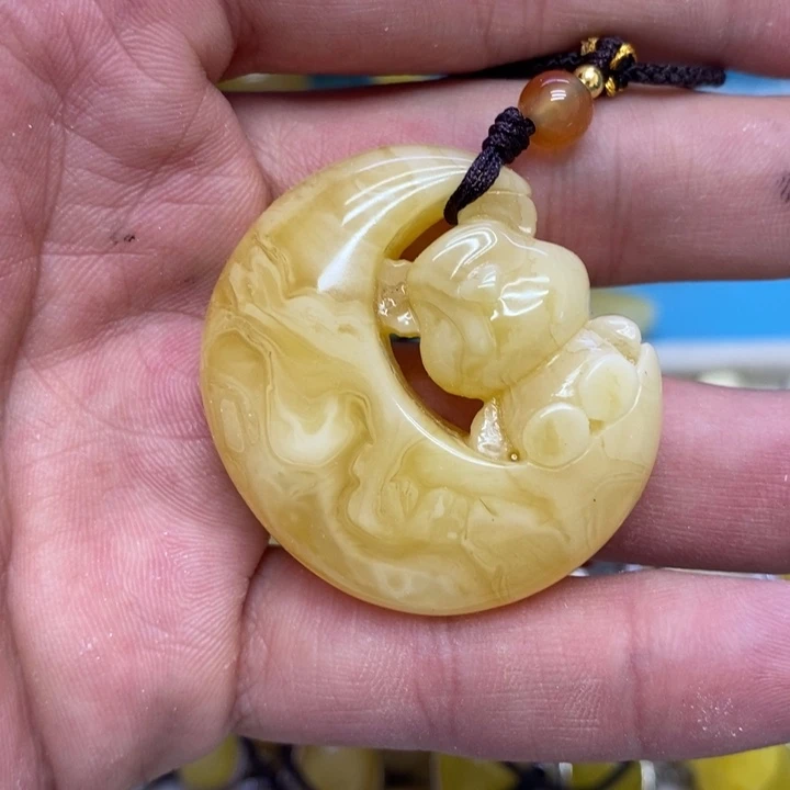 蜜蜡裸石未镶嵌吊坠