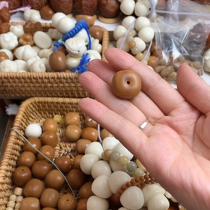 李****千眼菩提吊坠象牙果