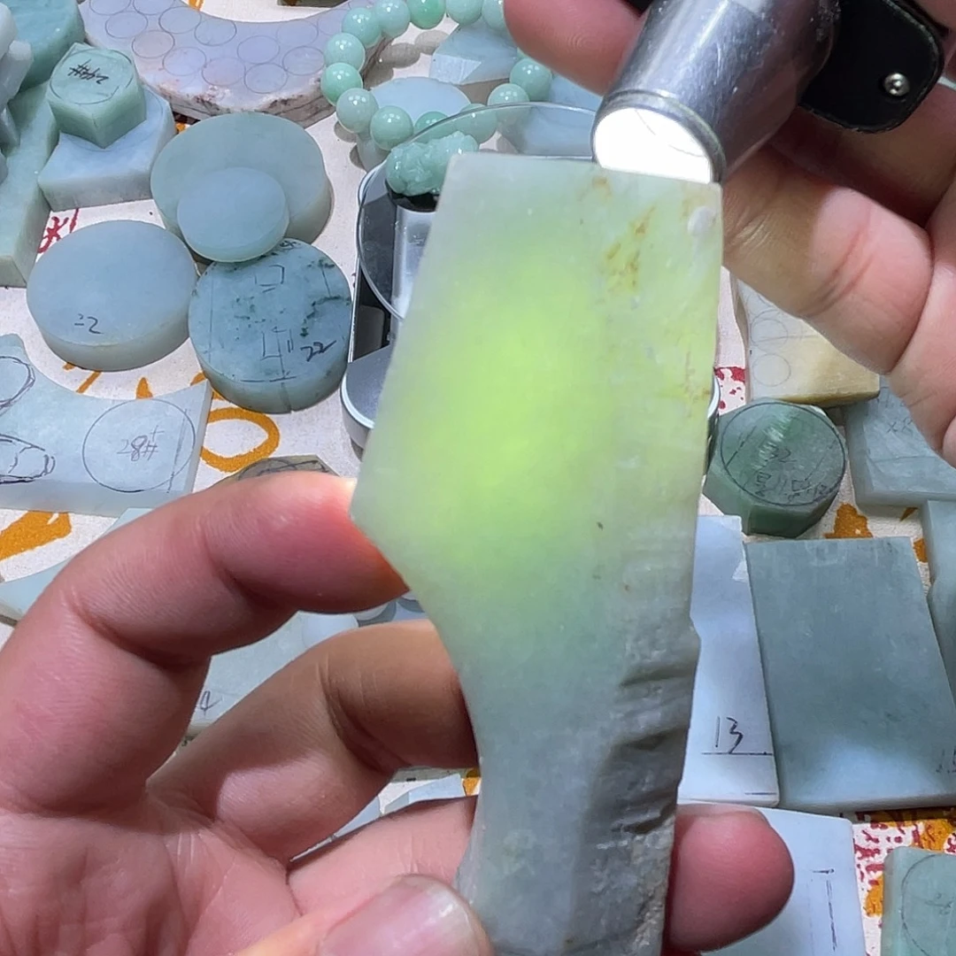 翡翠未镶嵌颈饰天然缅甸A货翡翠毛料