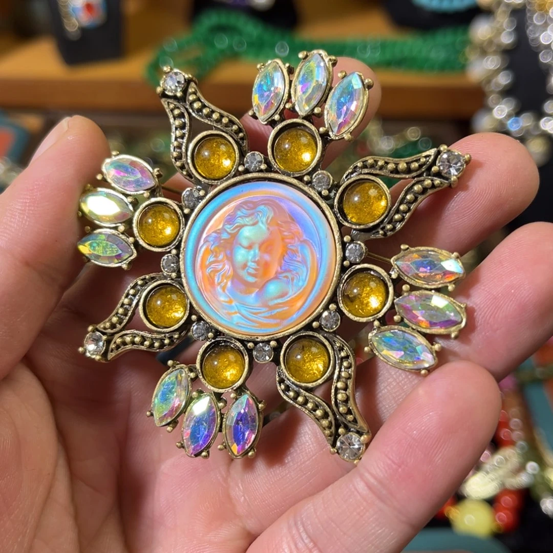 锆石铜合金胸针1166