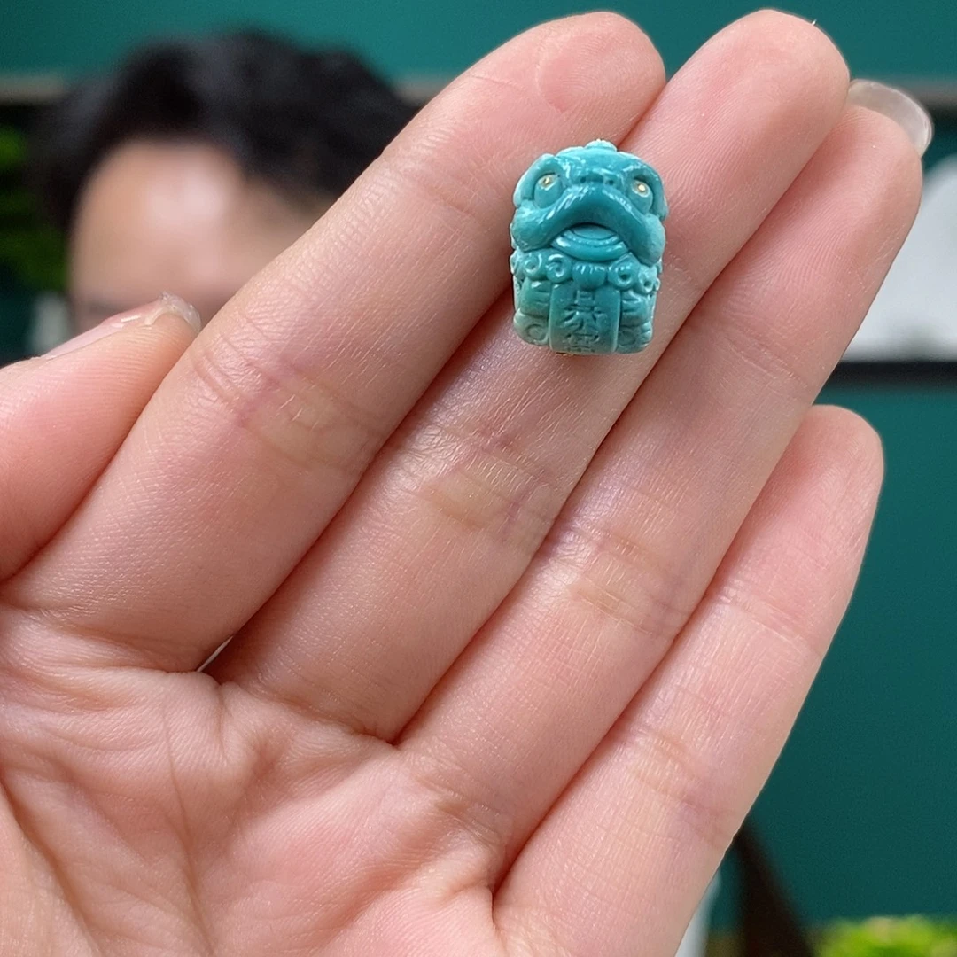 未镶嵌绿松石颈饰