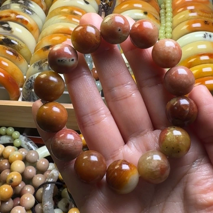 蛇纹石玉手串未镶嵌?*宝