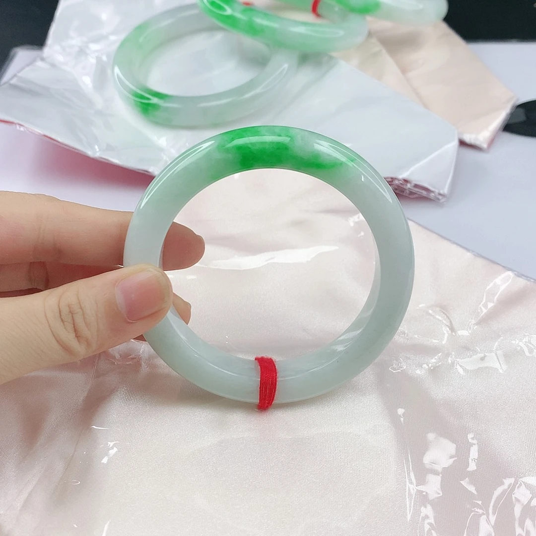 翡翠手镯未镶嵌翡翠386