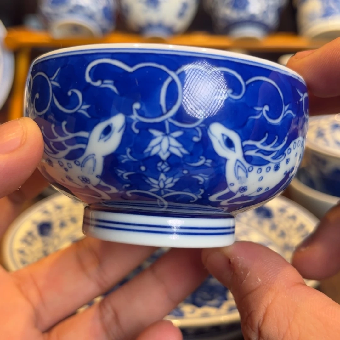 青花蓝地鹿纹主人杯