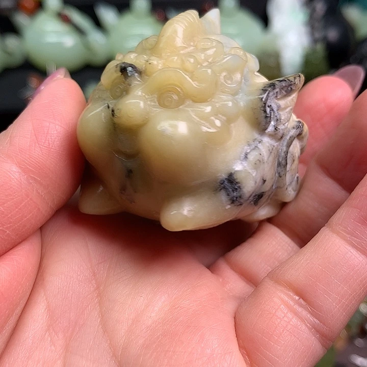 未镶嵌蛇纹石玉耳饰开*