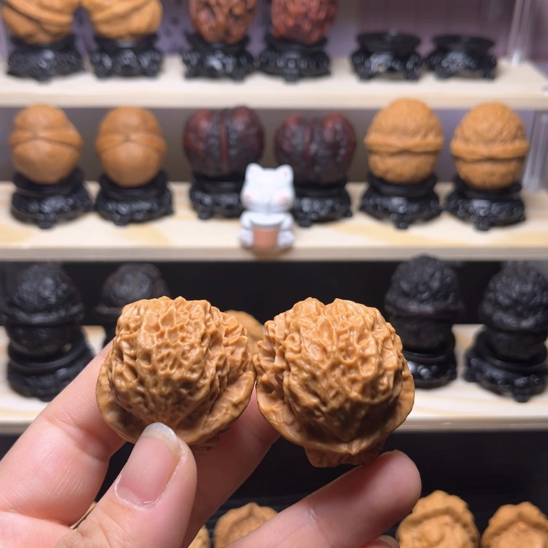 文玩核桃吊坠18w珊瑚纹蛤蟆头37尺