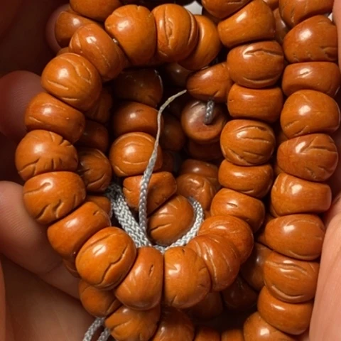 辉***子手串桃核藏传小元素配饰饰品