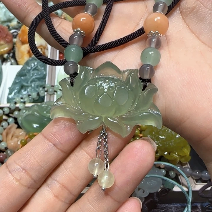 蛇纹石玉未镶嵌吊坠