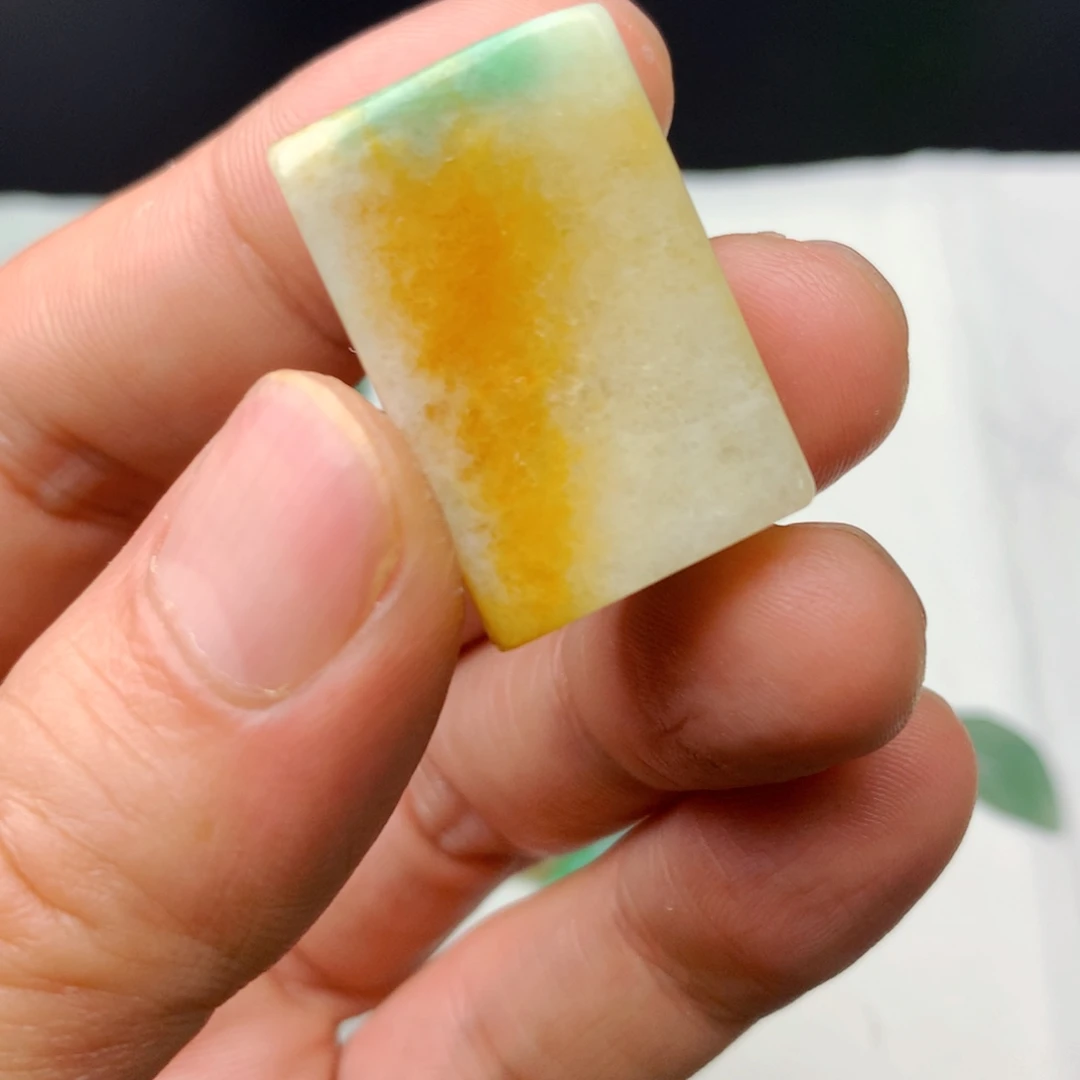 翡翠未镶嵌颈饰翡翠首饰和翡翠珠宝