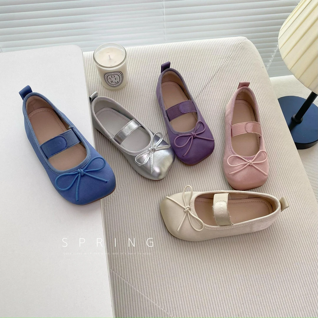 洋气公主鞋新款儿童春秋防滑单鞋缎面时尚演出鞋女童软底方口皮鞋