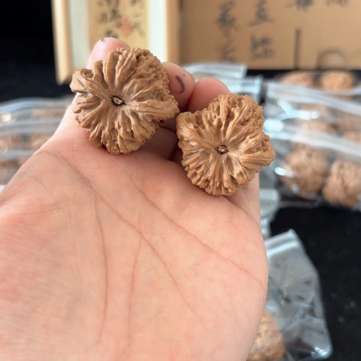 文玩核桃吊坠斌*南将