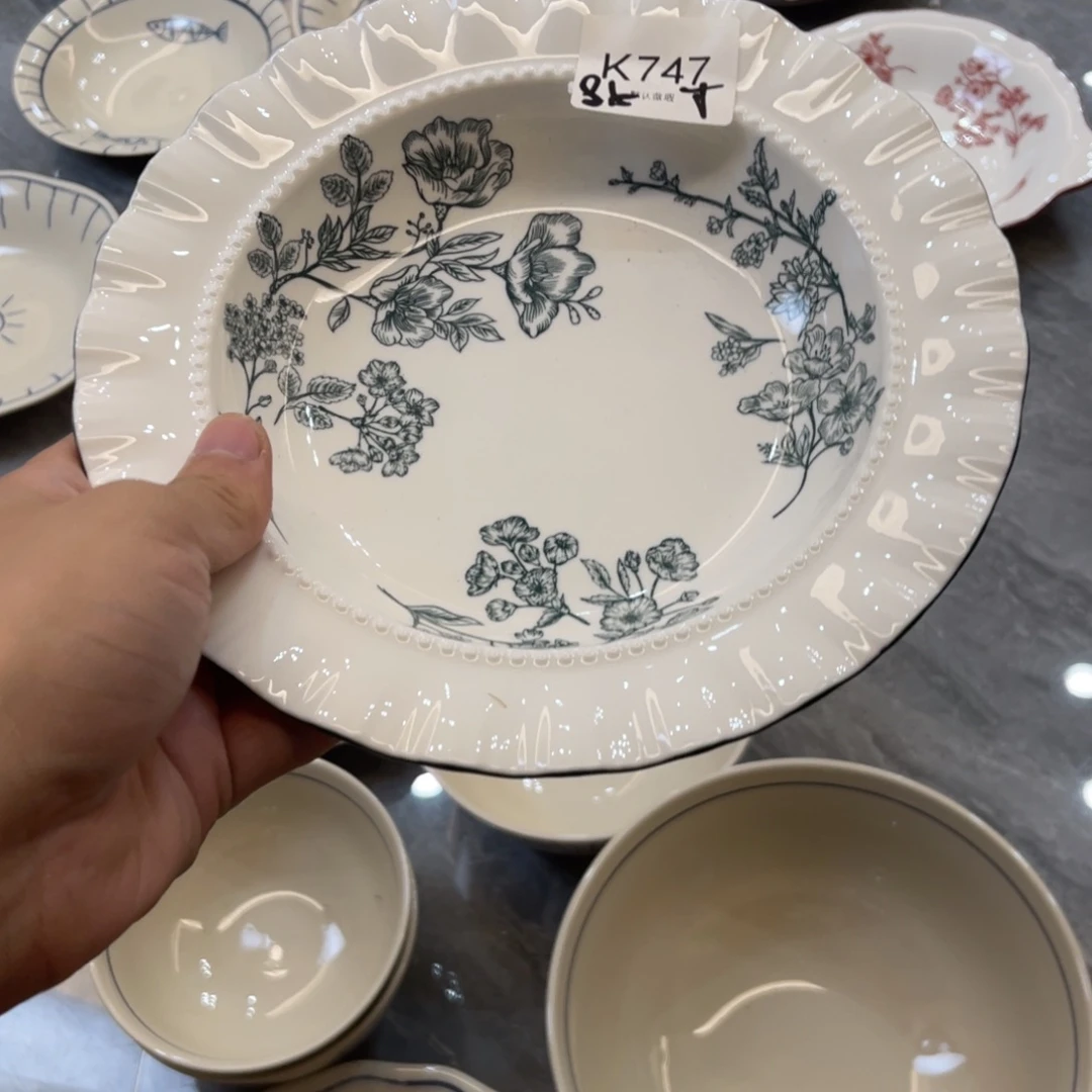陶瓷微瑕餐具介意勿拍，满18飞！