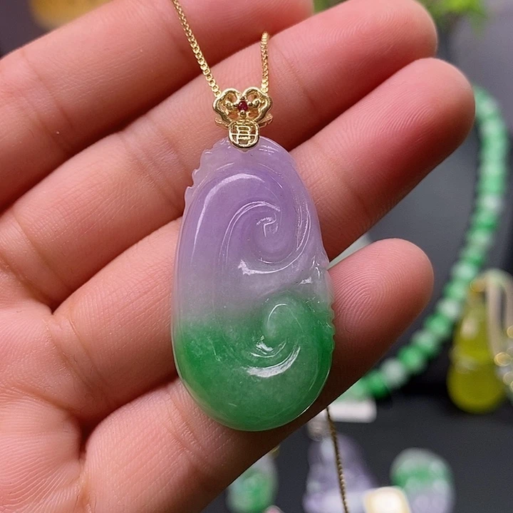 翡翠未镶嵌吊坠(赠链)