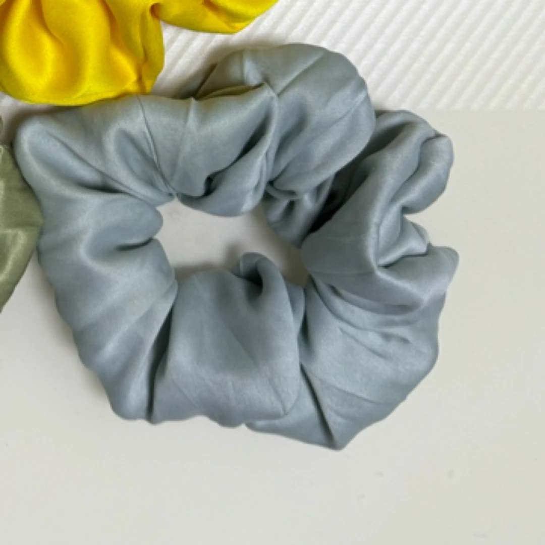 桑蚕丝发圈大肠圈高级感女发圈简约发饰缎面时尚ins温柔头饰