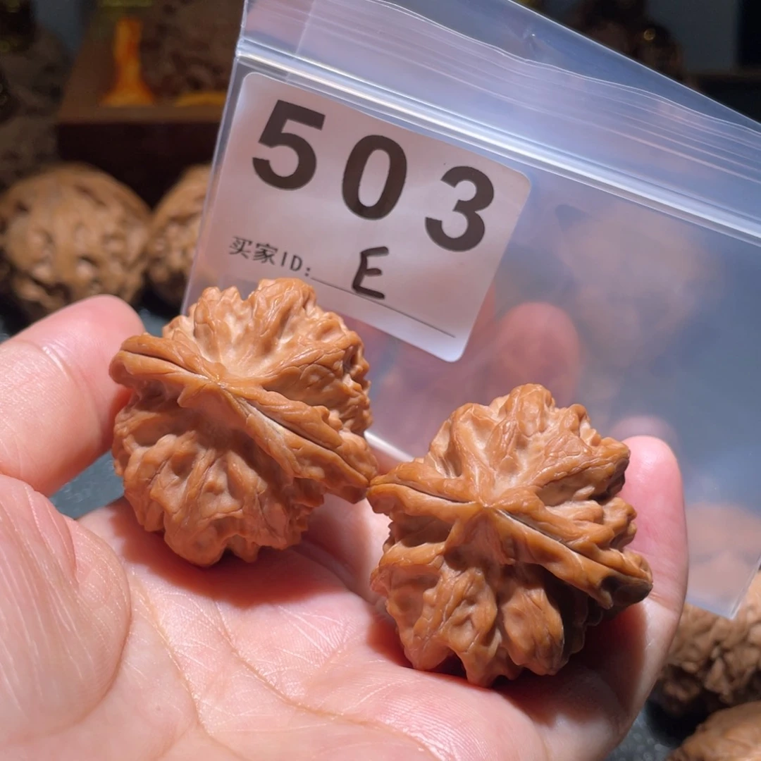 一***水文玩核桃把件曹大龙