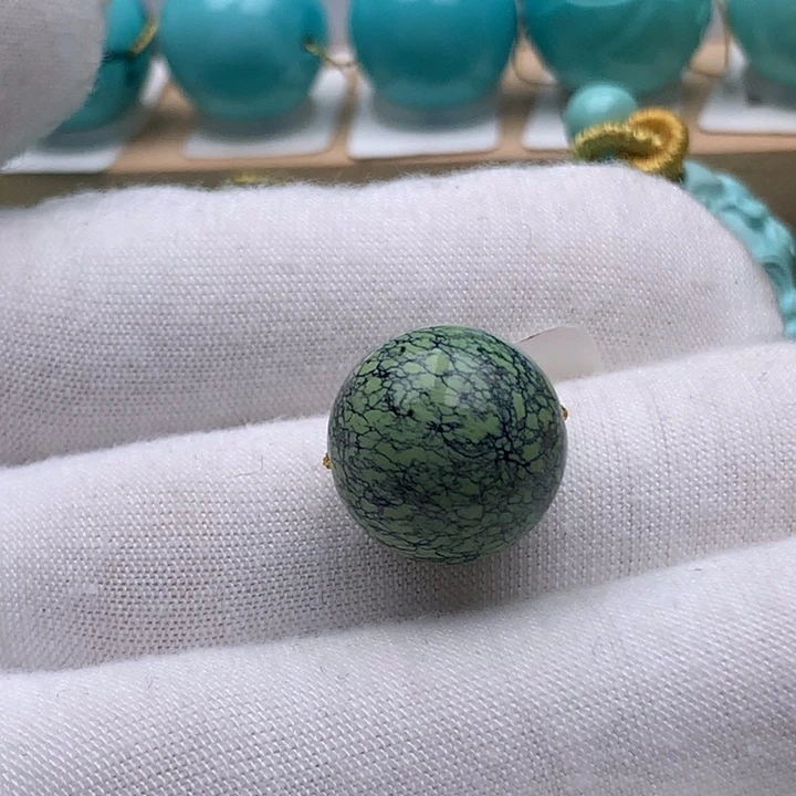 绿松石未镶嵌颈饰