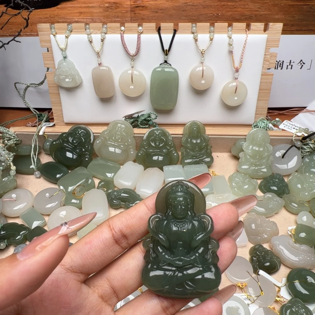 和田玉未镶嵌颈饰