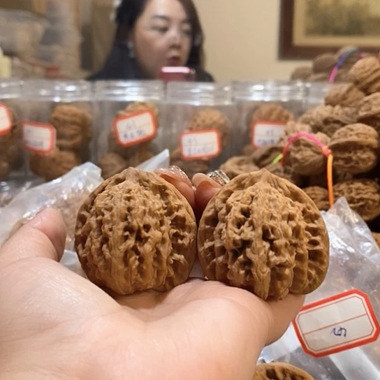 文玩核桃吊坠大*人45霞云岭
