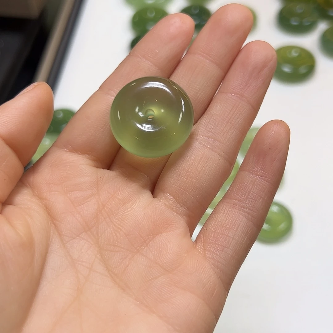 晴***蛇纹石玉未镶嵌吊坠