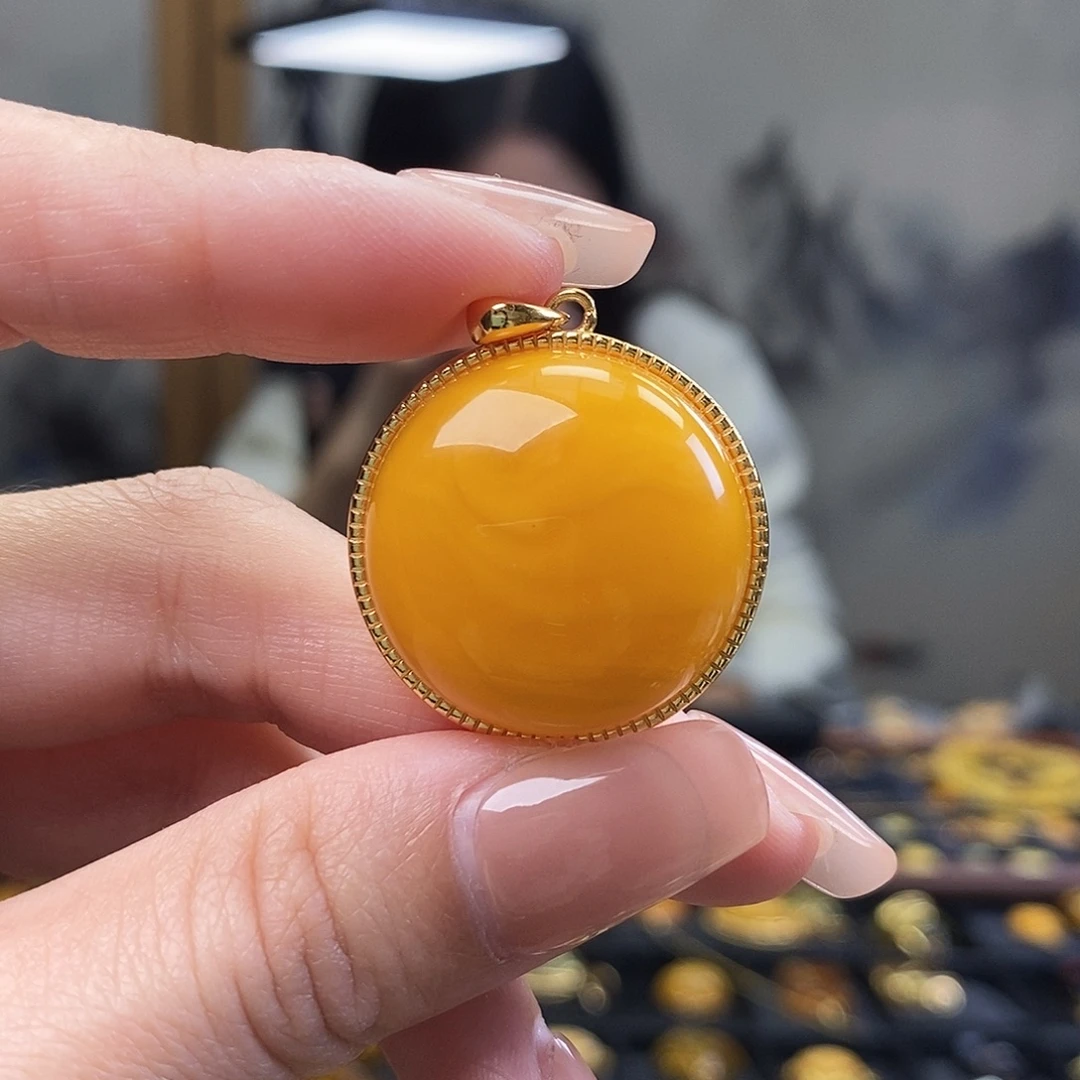 琥珀未镶嵌裸石成品