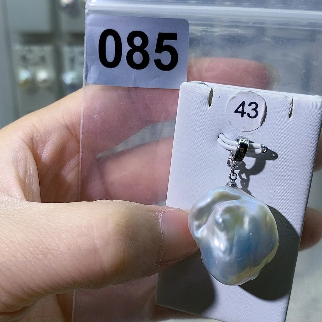 淡水珍珠合金颈饰