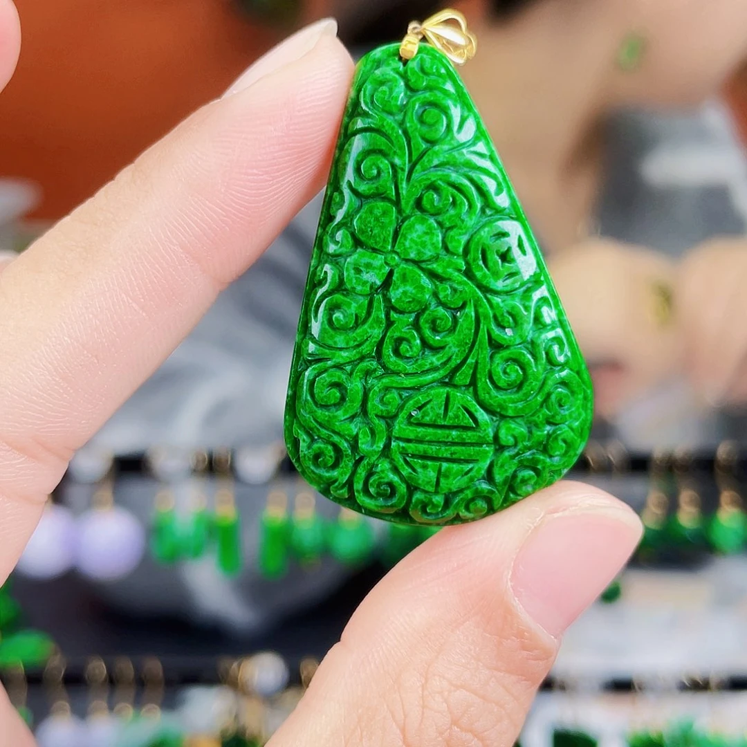 翡翠18K金镶嵌耳饰