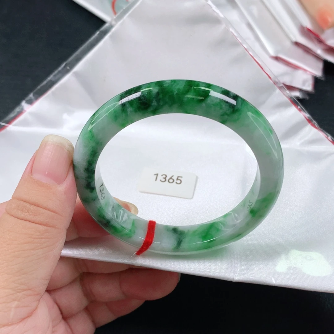 未镶嵌手镯翡翠天然翡翠