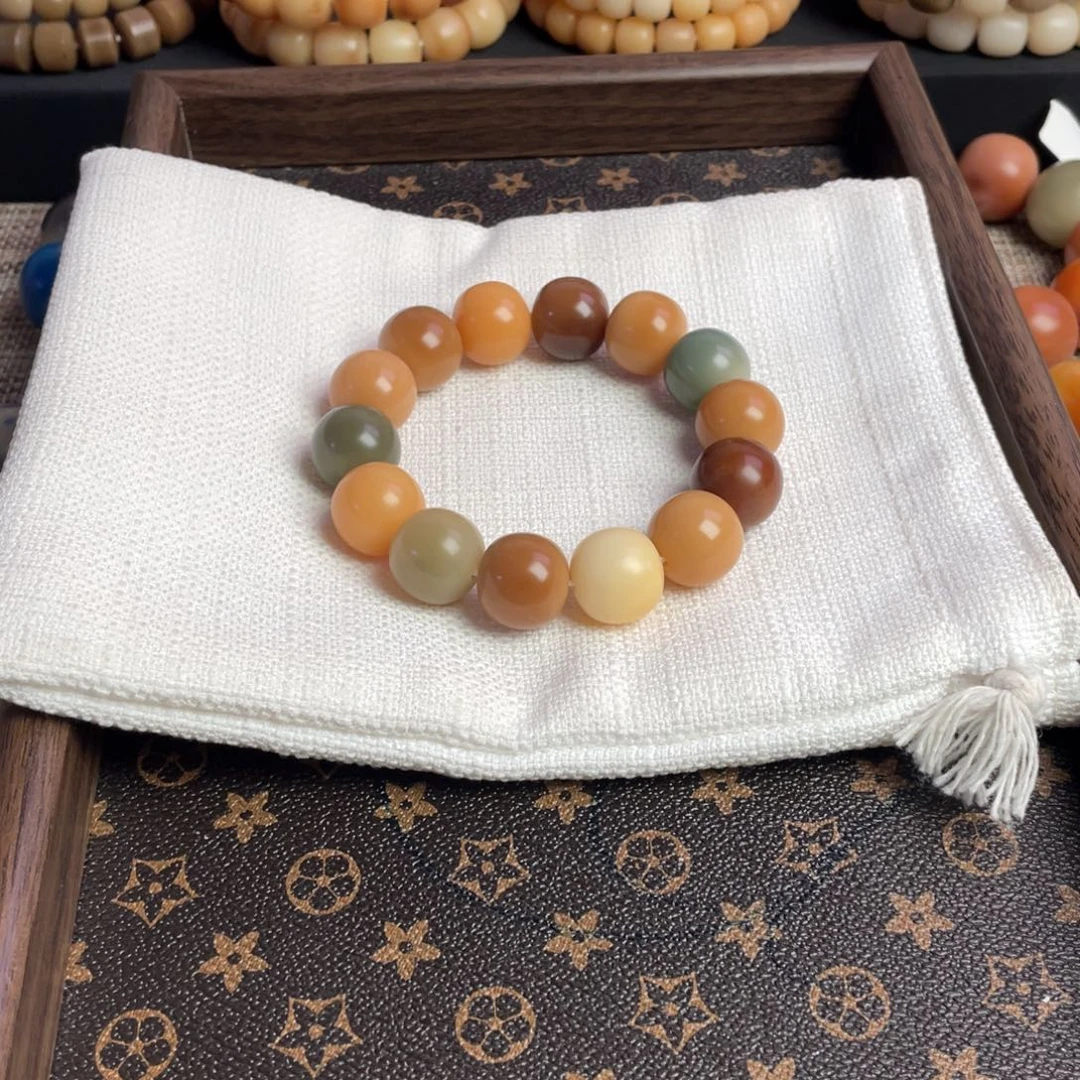 菩提根/象牙果吊坠1.8，微瑕