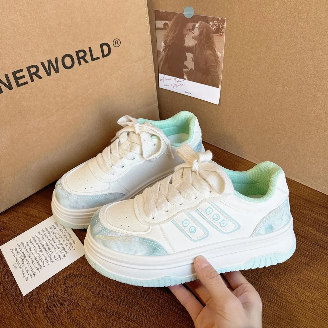 奶呼呼绿色小白鞋女秋季新款爆款学生百搭chic鞋子女生厚底板鞋潮