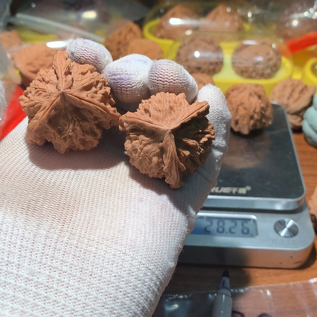 文玩核桃吊坠盘山三棱188