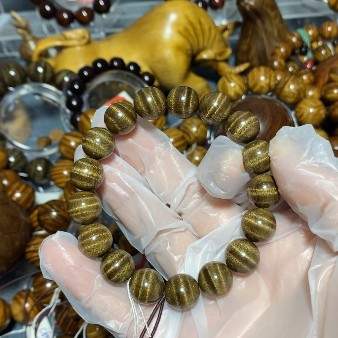 金丝楠木雕工艺品