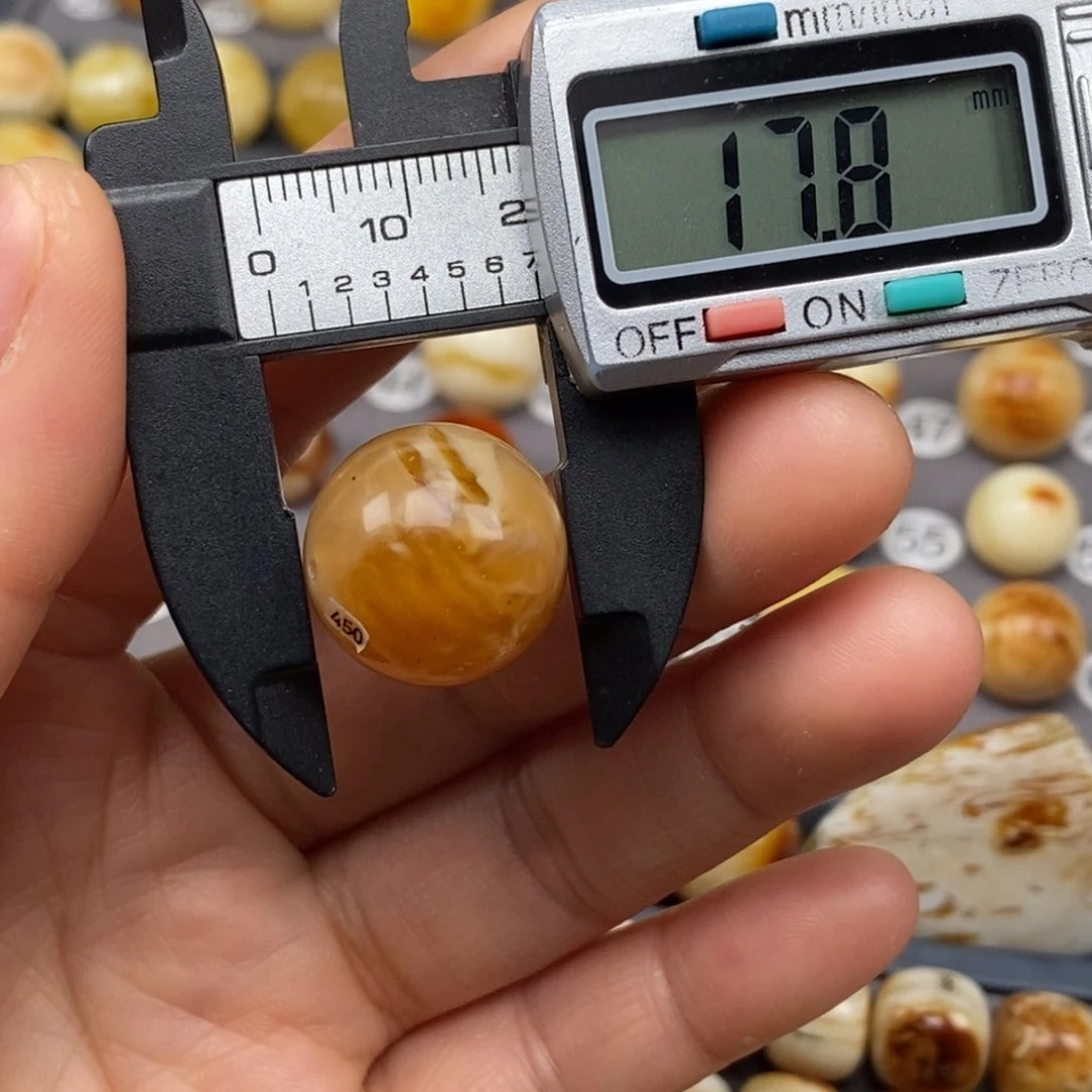 蜜蜡珠宝奇石未镶嵌