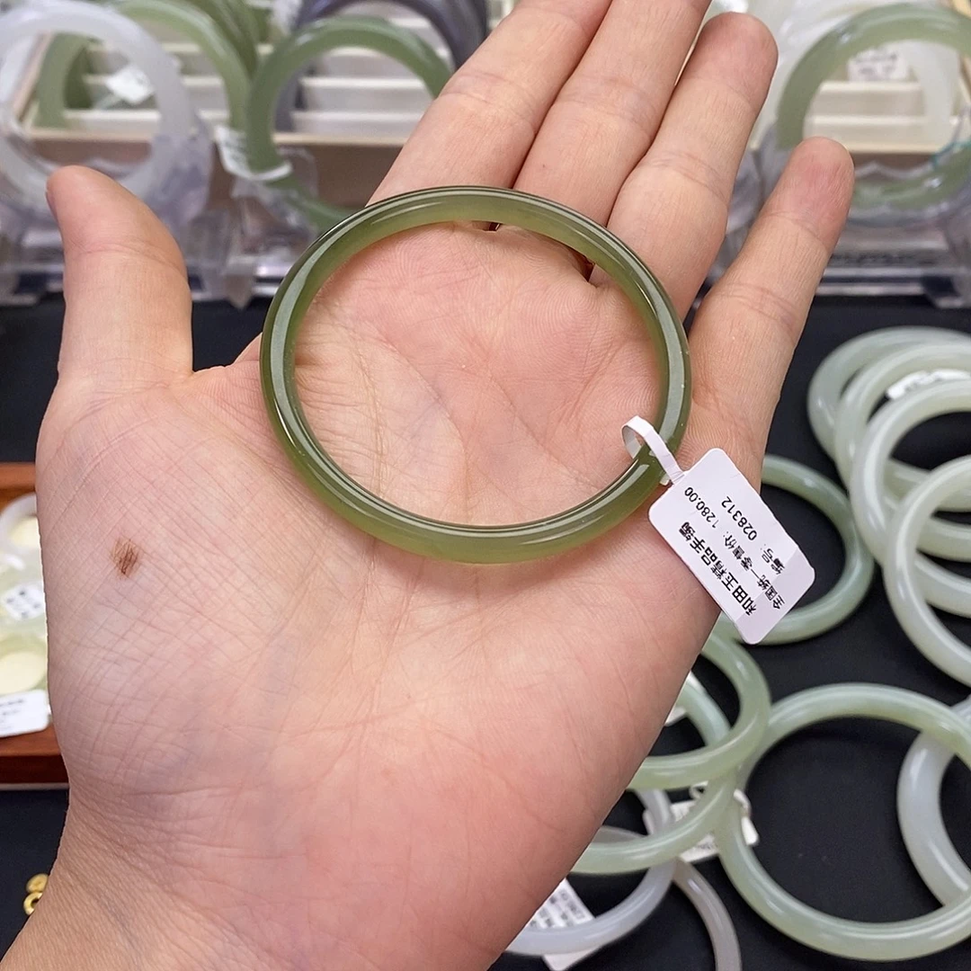 和田玉未镶嵌珠宝奇石5152