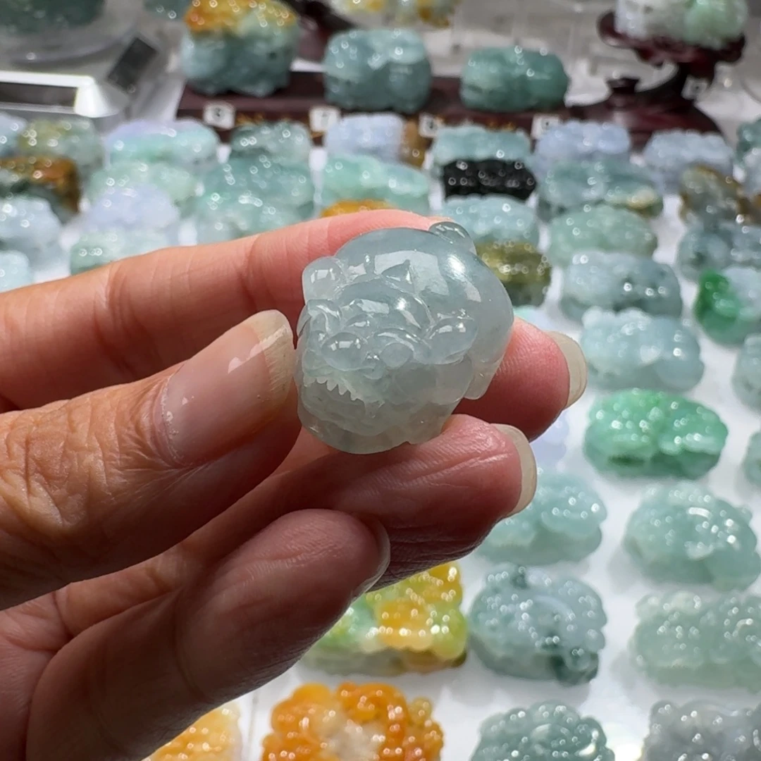 翡翠未镶嵌挂件貔貅