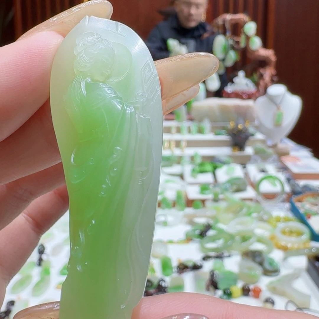 和田玉翠青冰底玉美人未镶嵌