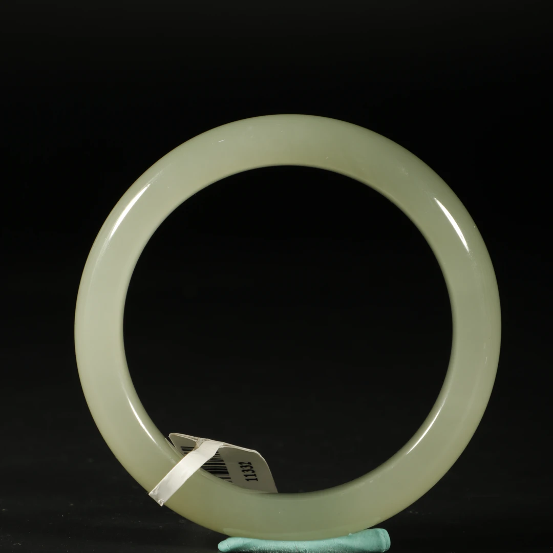 lot8842和田玉高冰晴水手镯圈口56.3/云南典藏