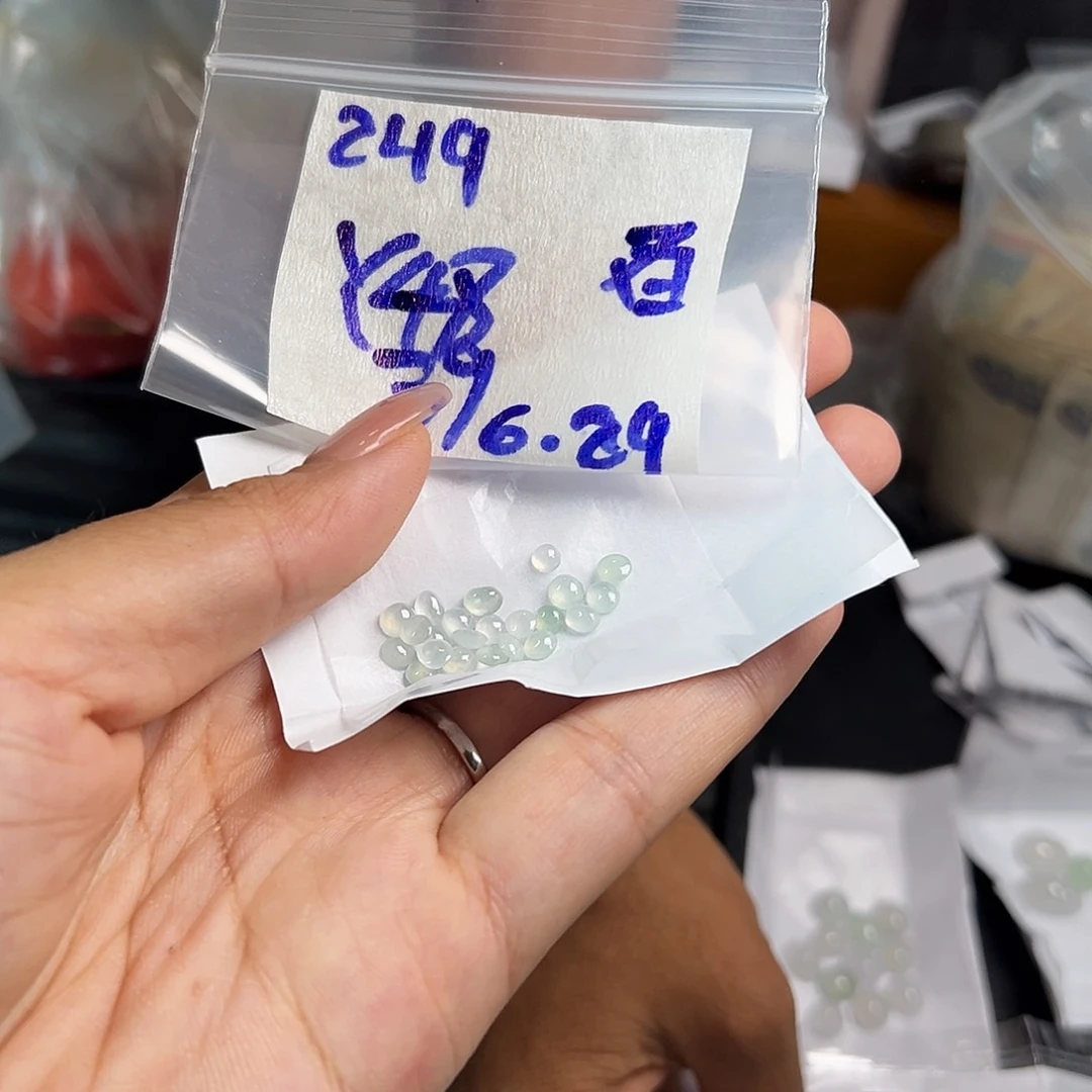 【闪购商品】定制翡翠未镶嵌百***果翡翠