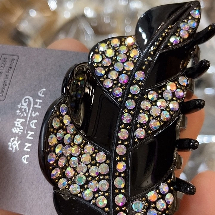 皮质铁合金带钻醋酸爪子