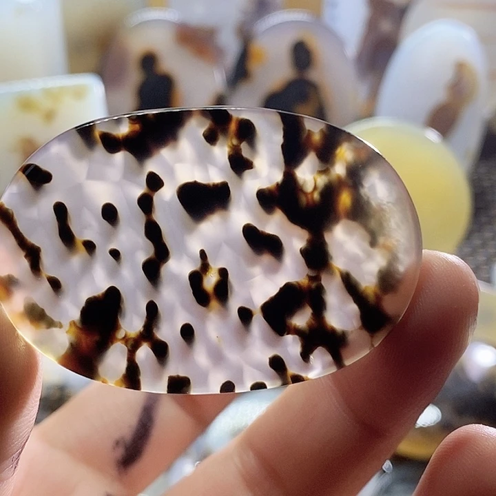 玛瑙/玉髓颈饰未镶嵌拉*克