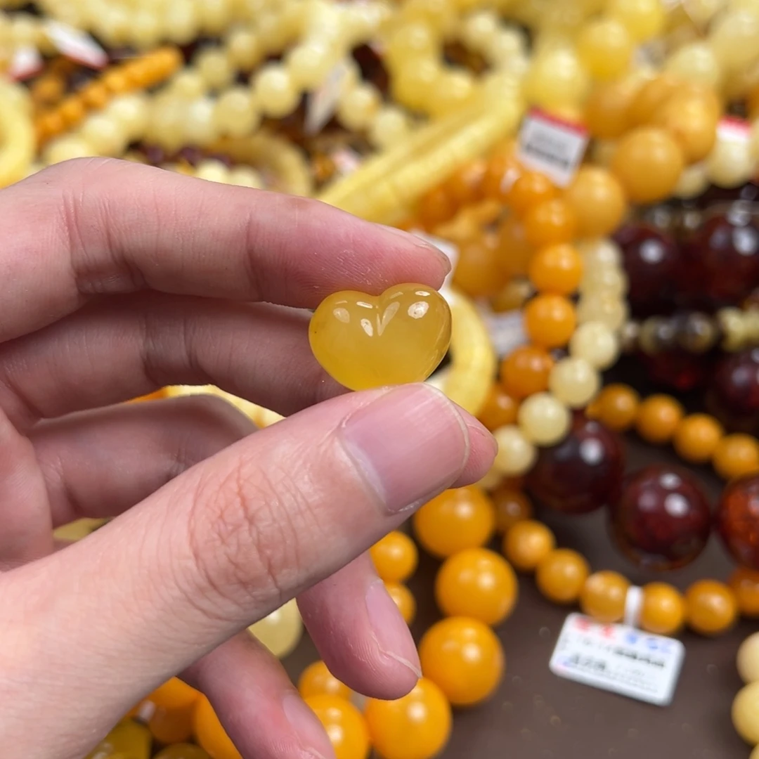 琥珀未镶嵌珠宝奇石