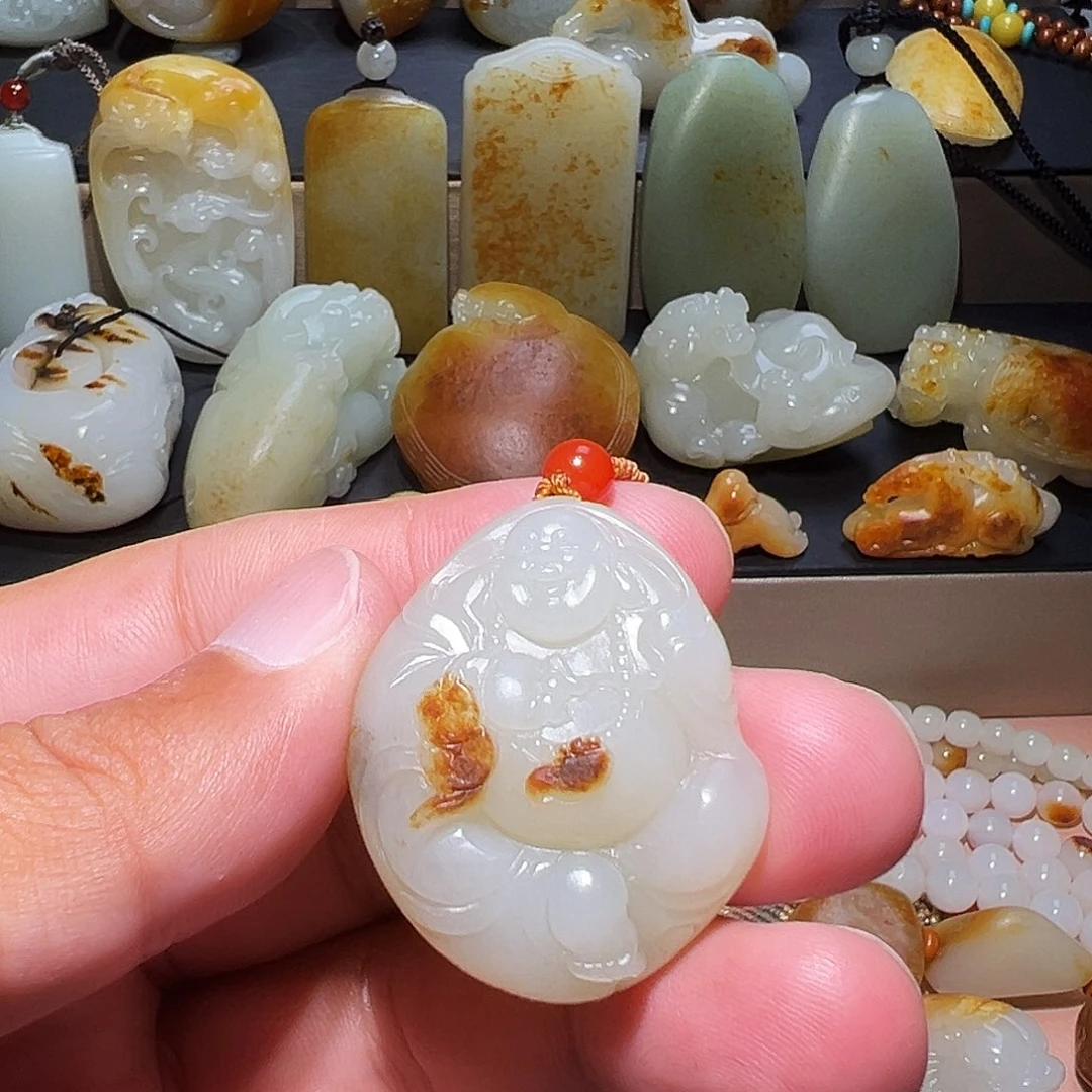 万***道和田玉未镶嵌颈饰