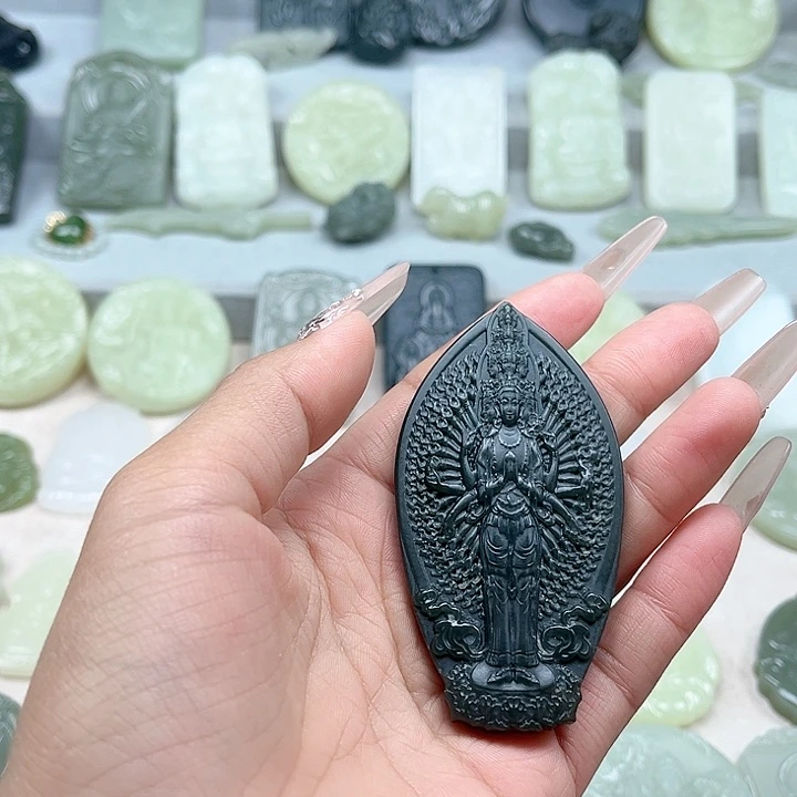 静***心和田玉未镶嵌颈饰